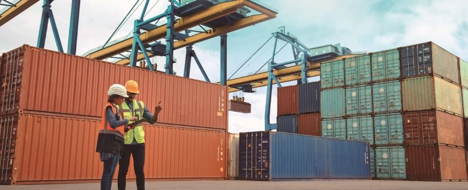 Banners corporativos de GMS Consulting sobre servicios empresariales