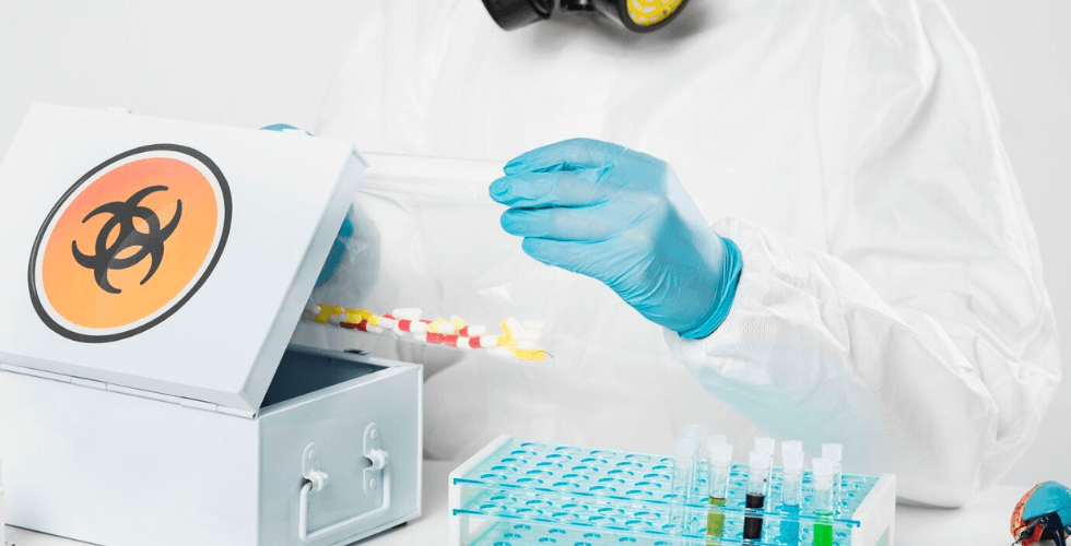 recogiendo muestras de materiales radioactivos